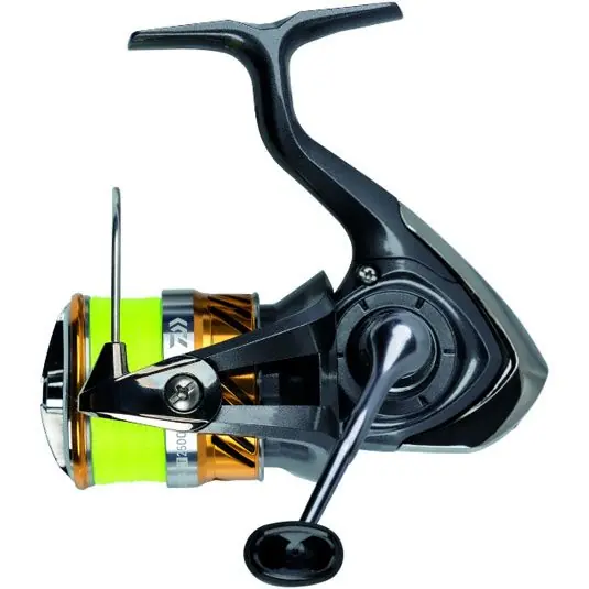 Ofertă exclusivă Mulineta Daiwa 20 Laguna LT 2000 + Fir textil Daiwa J-Braid 4X Yellow 0.13mm/130m